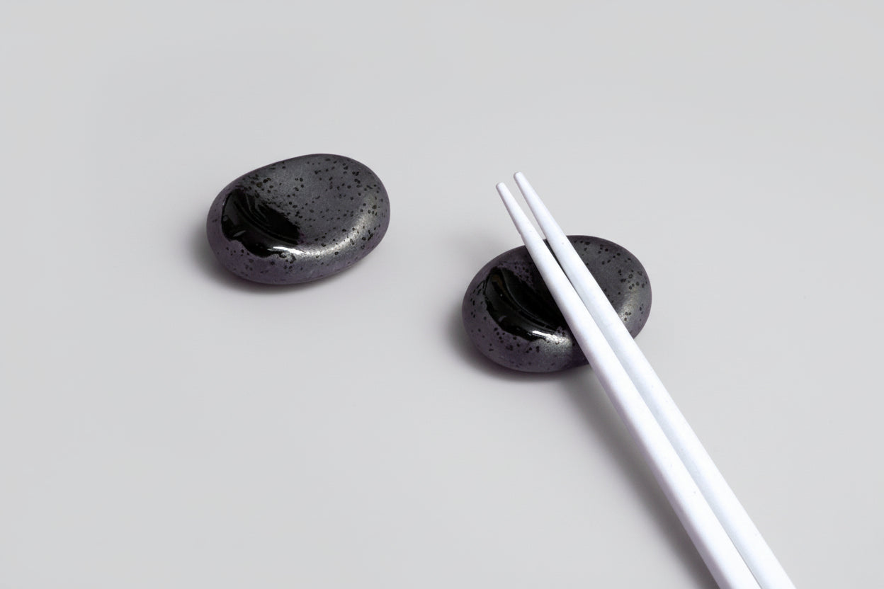 Black with gloss splash chopstick pebble rest