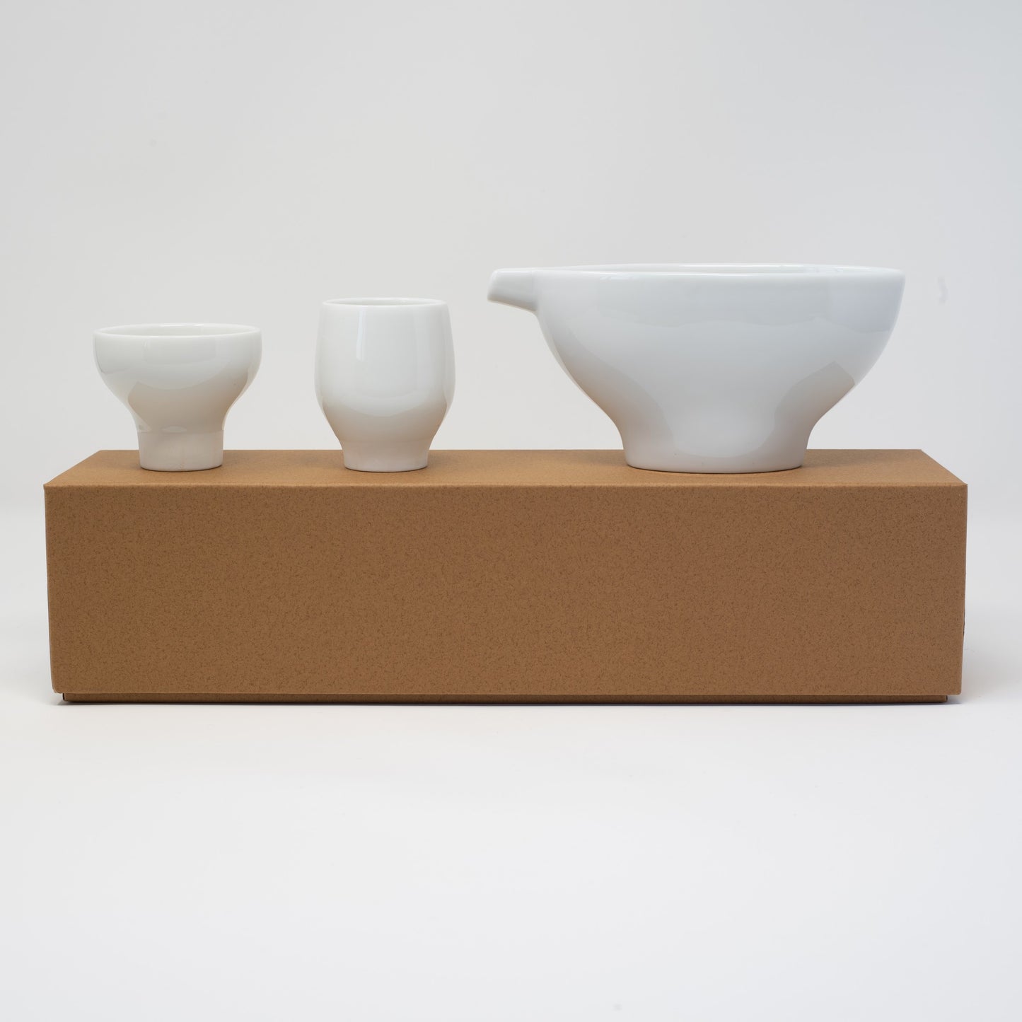 Sake pourer with 2 cups boat shape boxed set