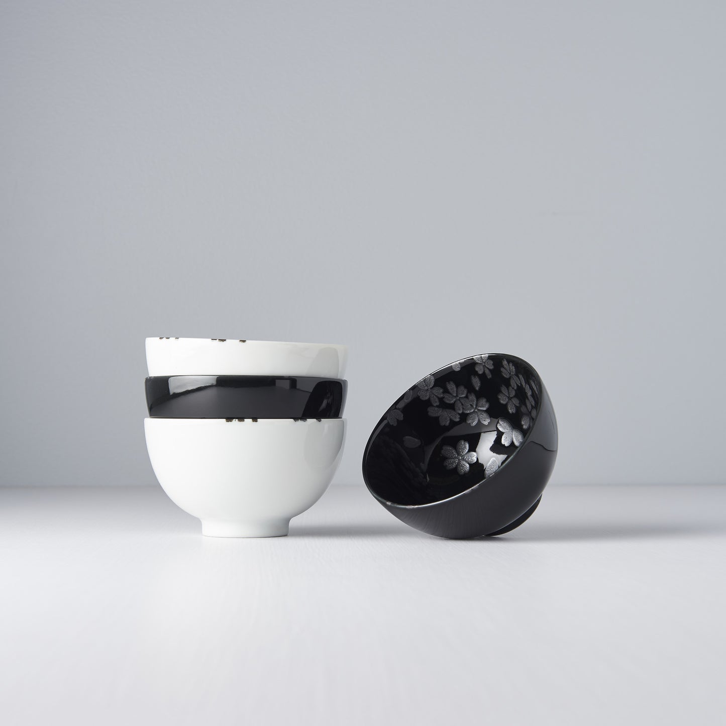 Black & white sakura 4 piece boxed bowl set 11.5cm