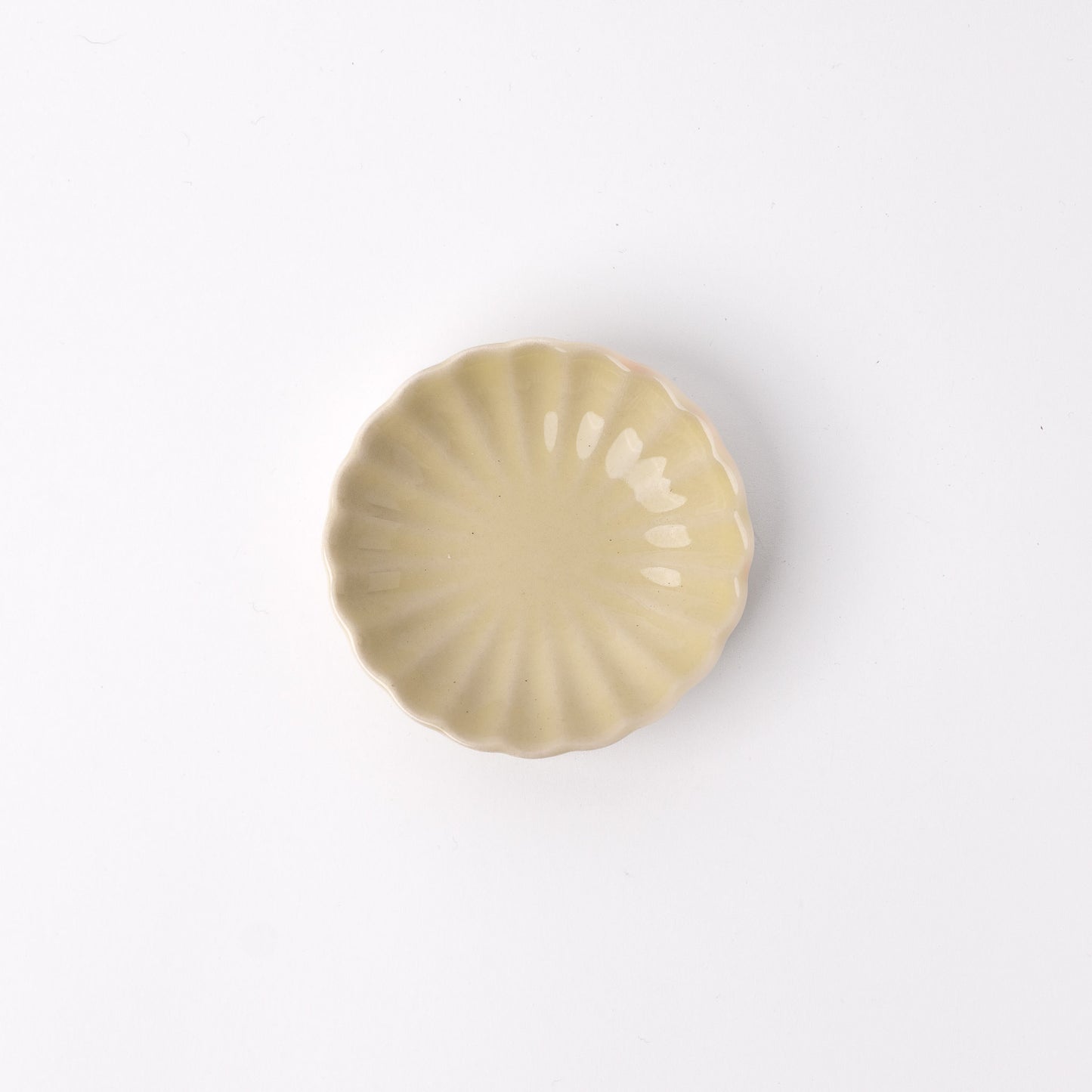 Chrysanthemum round sauce dish yellow 7.5cm