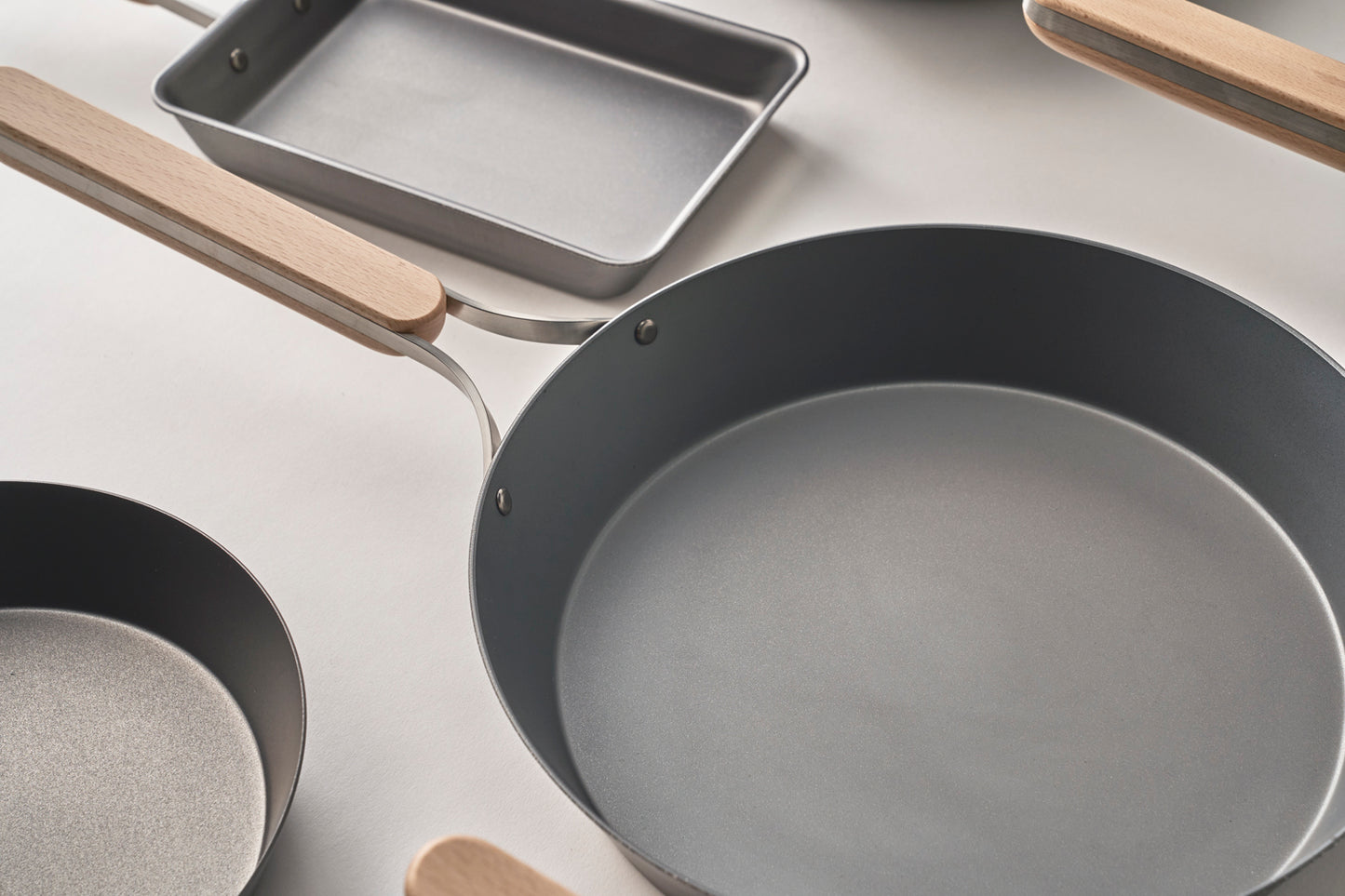 Nitrided Carbon Steel Egg Roll Pan