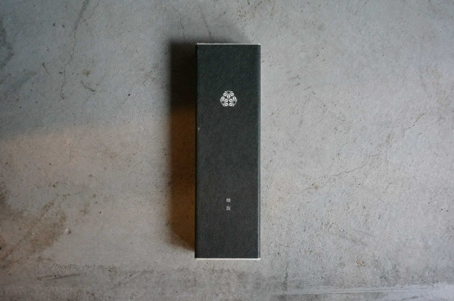 Cosmic Hemp & Charcoal "Warosoku" Candle