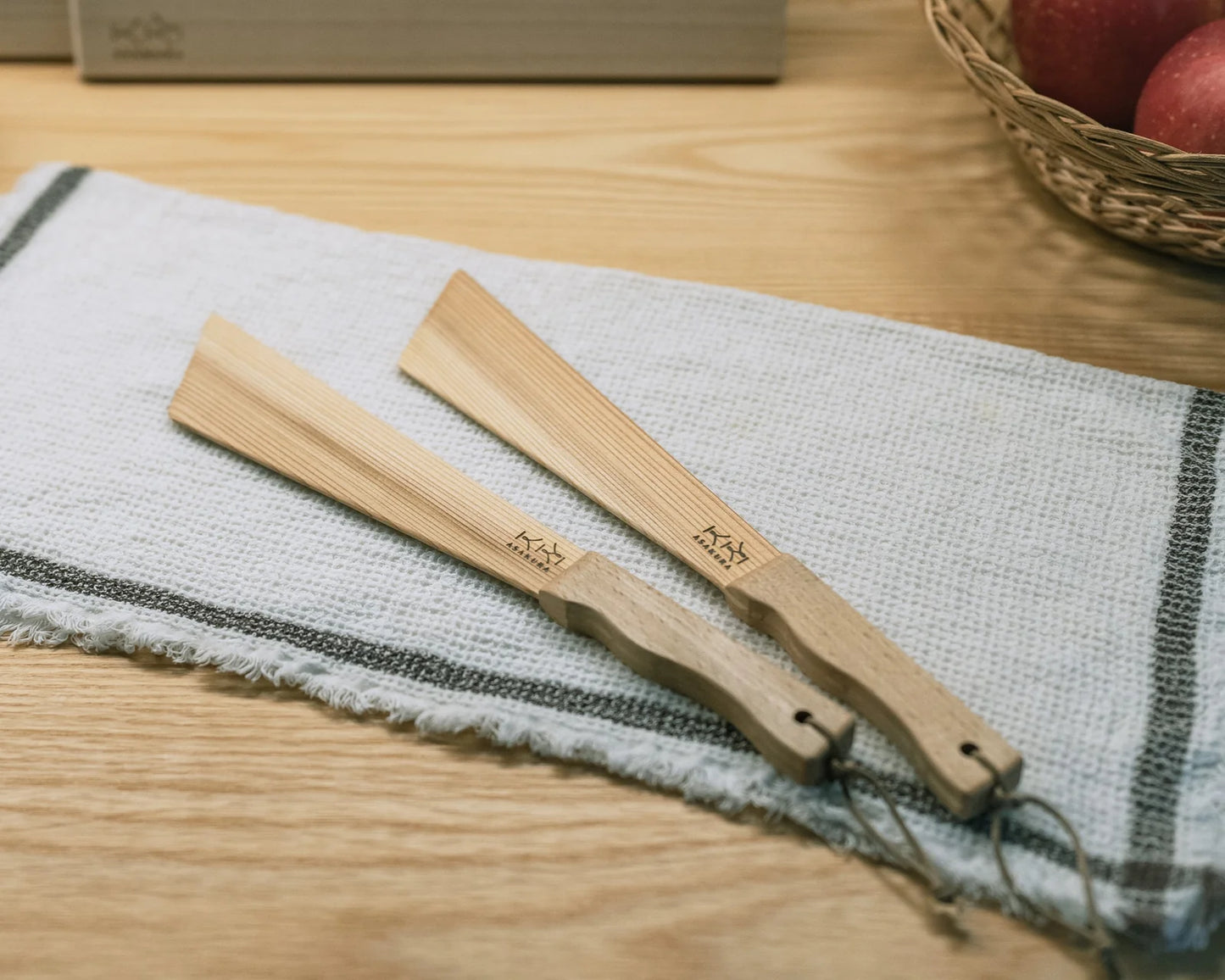 Asakura Hagoromo Wooden Turner 30cm