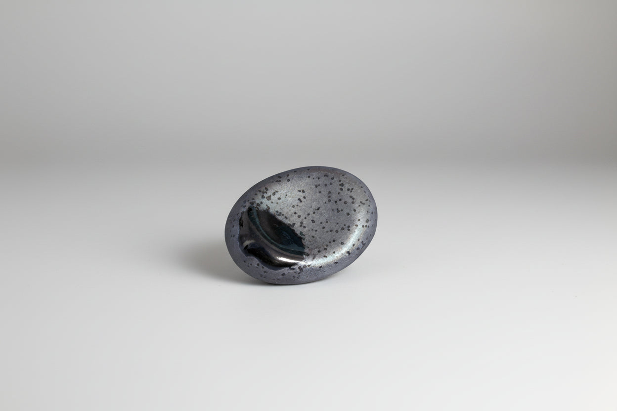 Black with gloss splash chopstick pebble rest