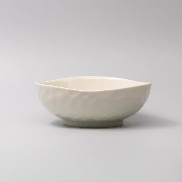 Kanso Soft White Uneven Bowl 17cm