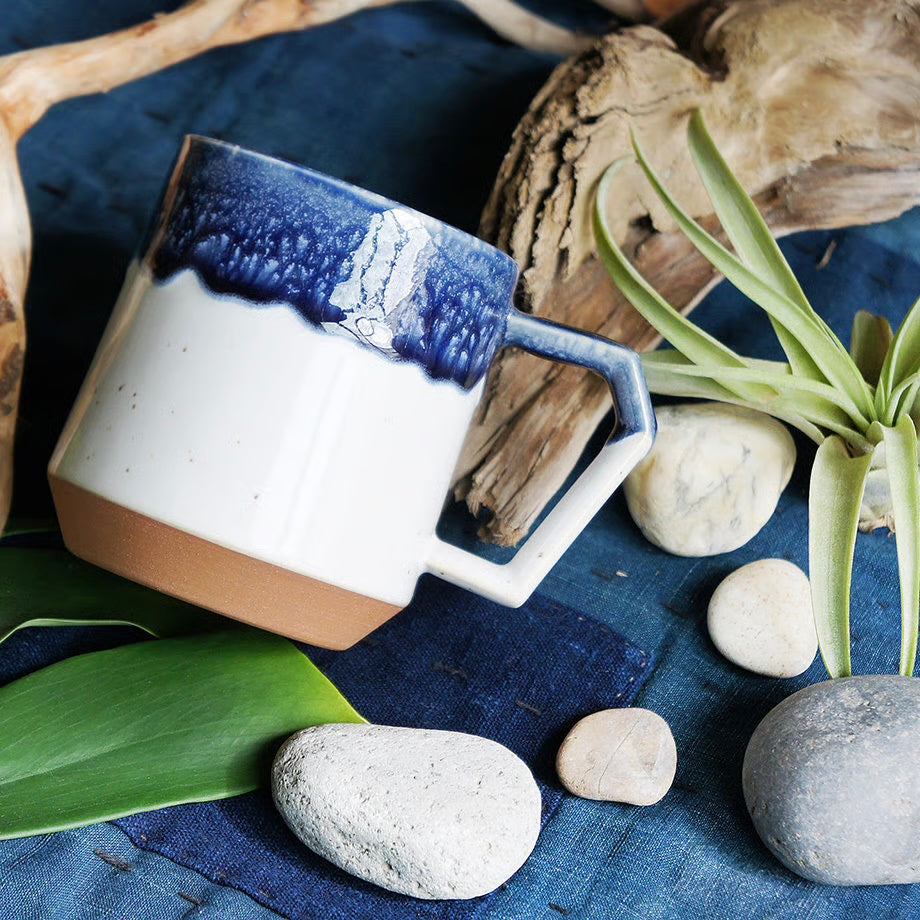 CHIPS Premium White & Navy Drop Gift Boxed Mug with Handle 380ml