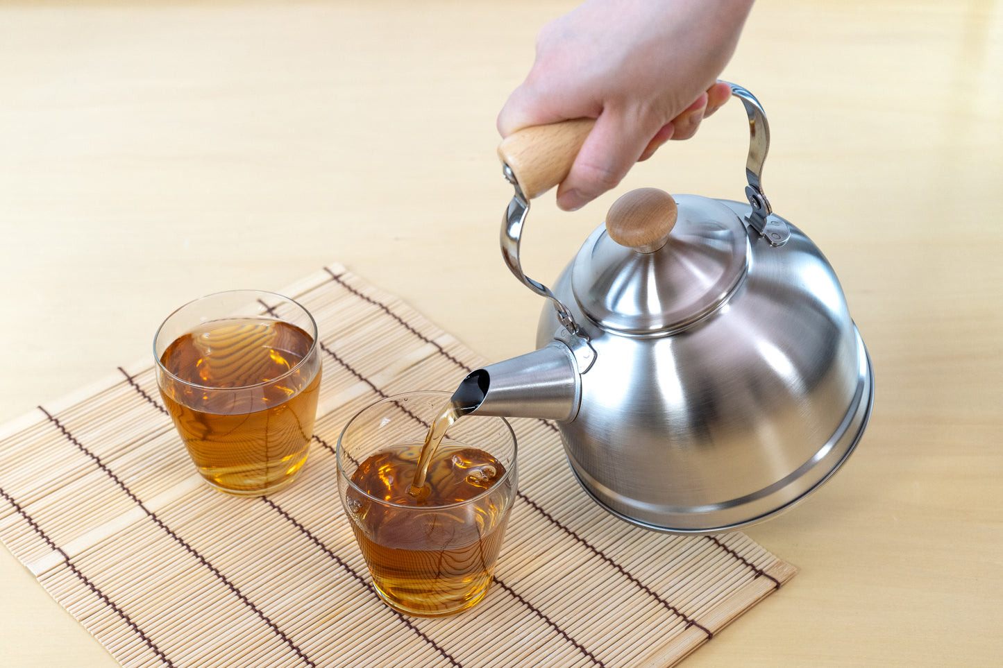 Chitose Wooden-Handled Modern Kettle 2.5L