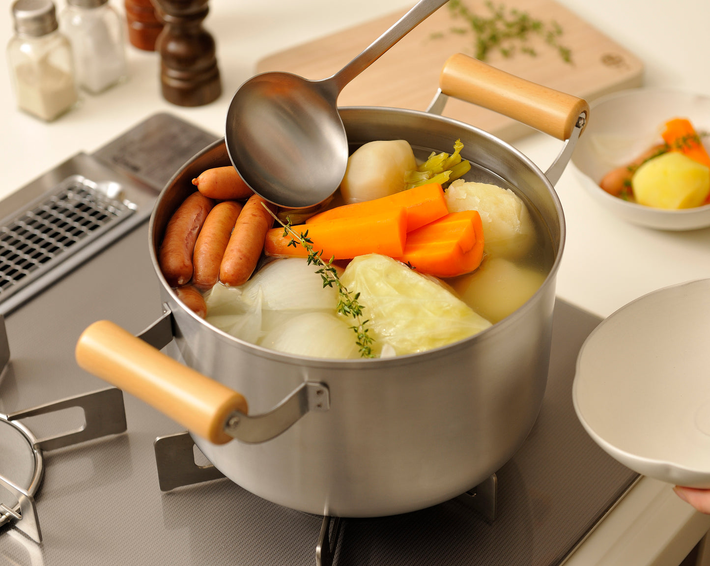 Chitose Wooden-Handled Deep Stainless Steel Casserole 22cm