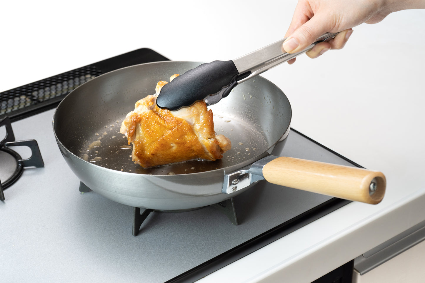 Chitose Wooden-Handled Iron Frying Pan 26cm