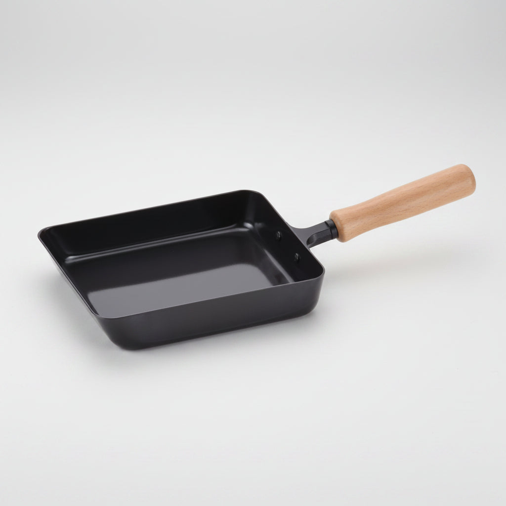 Chitose Wooden-Handled Iron Tamagoyaki Pan 14 x 18cm