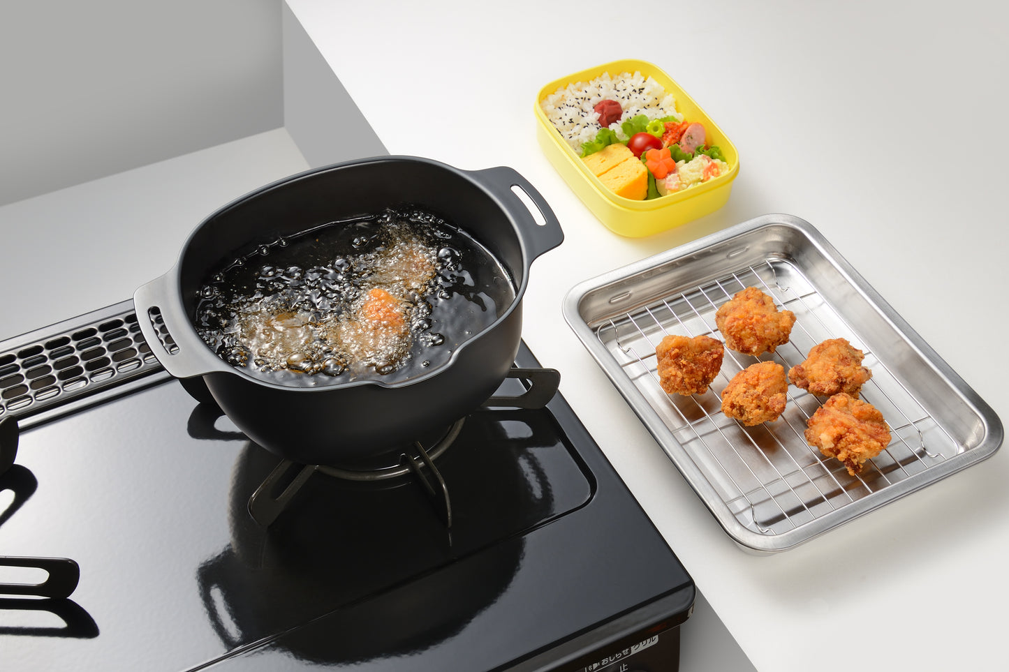 Enzo Iron Oval Tempura Frying Pot with Thermometer 20 × 17cm