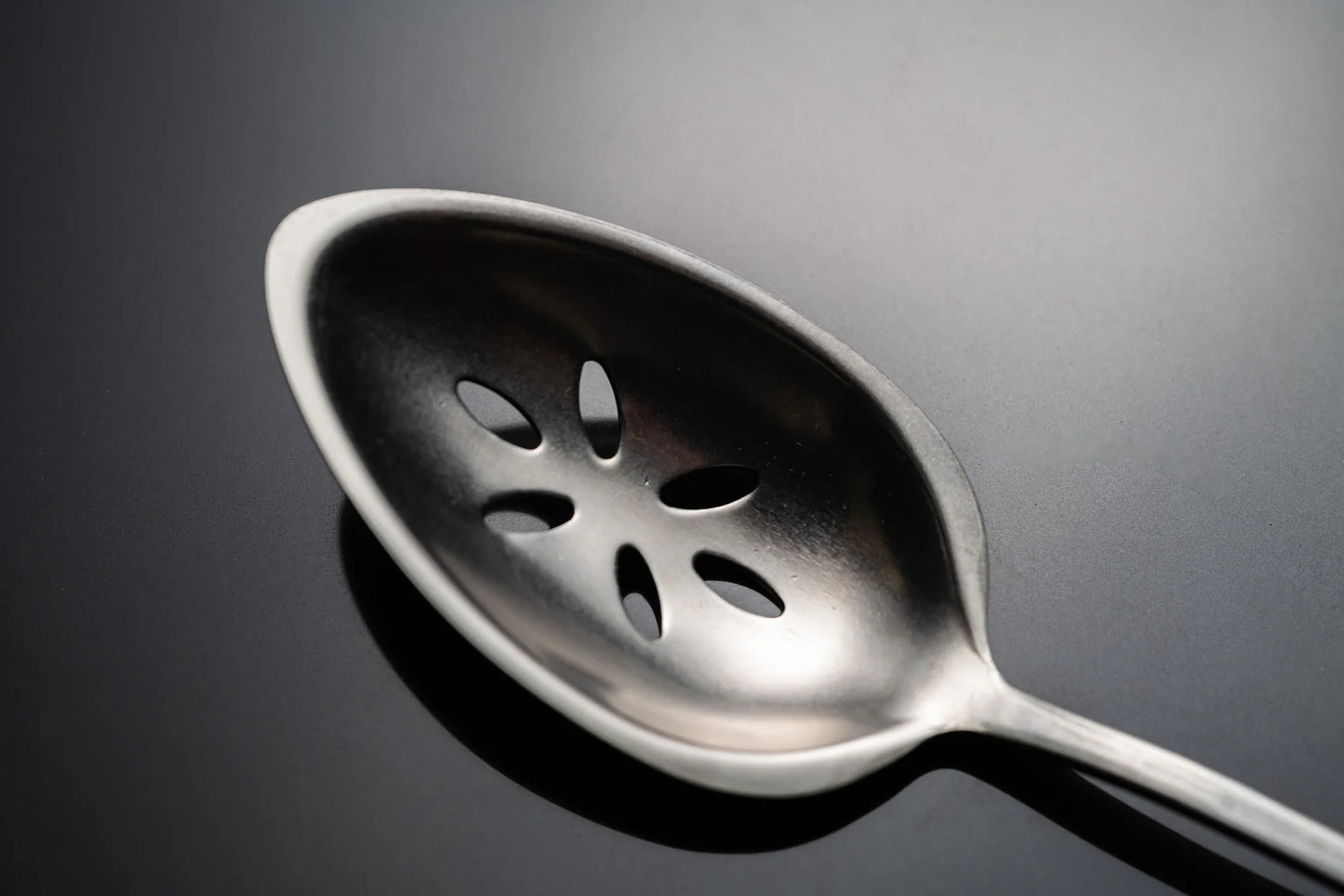 Gestura Stainless Steel Slotted Serving Spoon 23.5cm