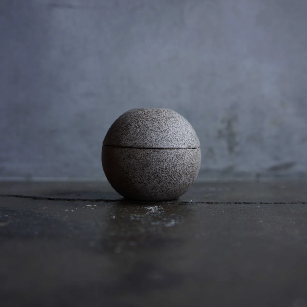 Haze Kodama Candle & Incense Holder - Ash Grey