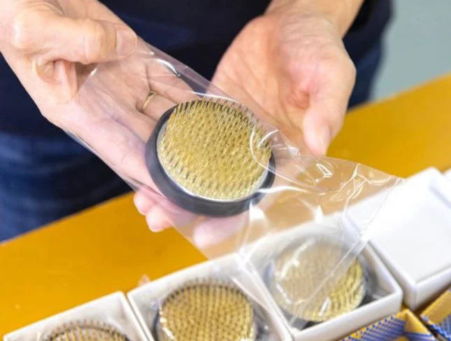 Ishizaki Hanakatsu Round Brass Ikebana Kenzan 8cm