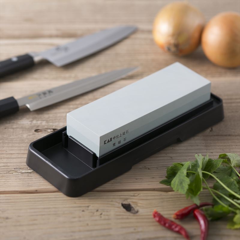 Kai Shun Combination Whetstone with reservoir 400/1000