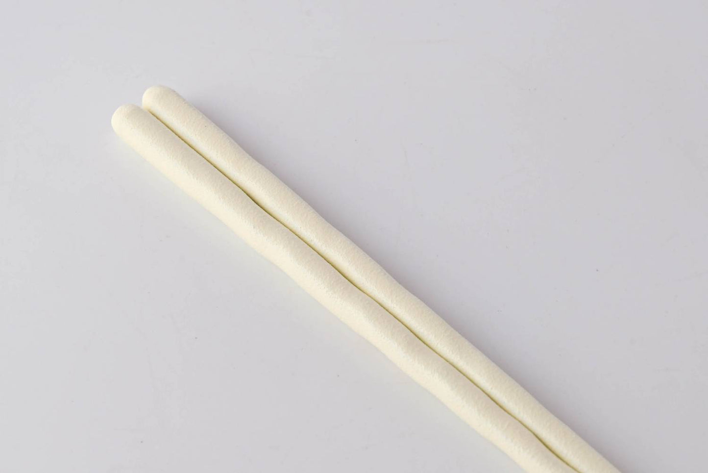 KURABI 2 Pairs Chopsticks Wooden Gift Box Black & White