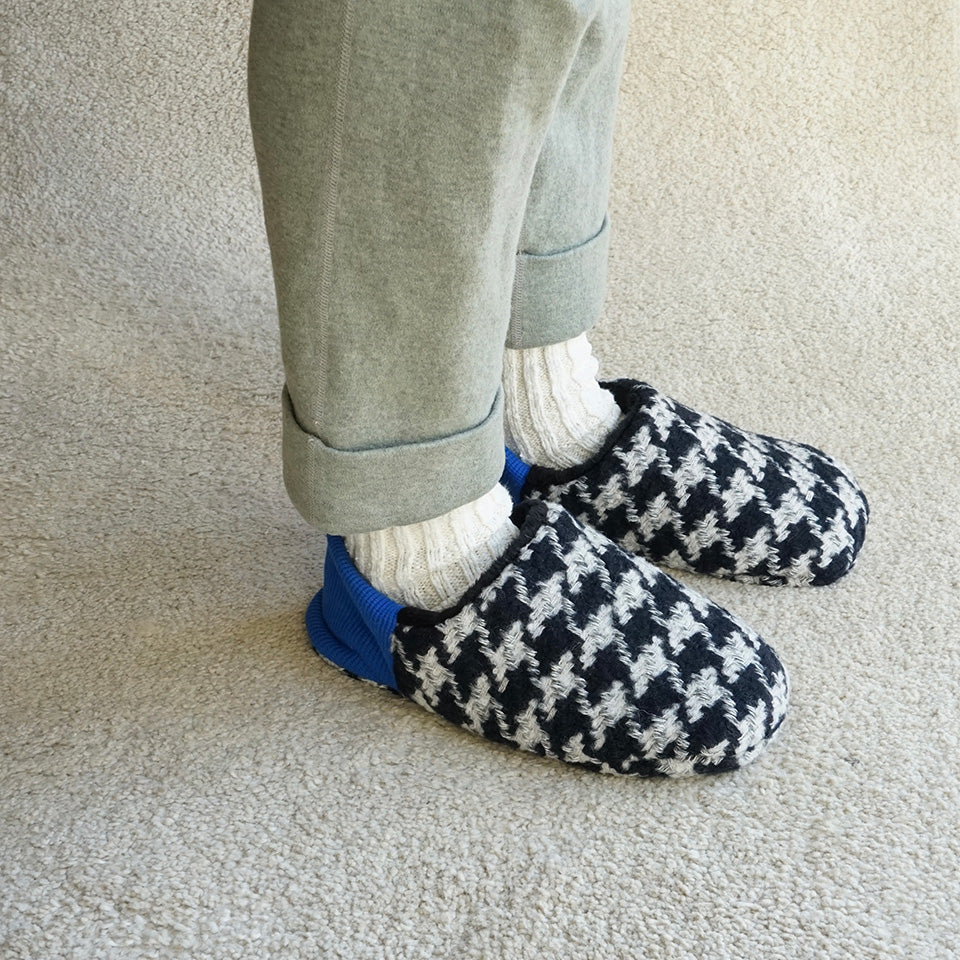 Merippa Houndstooth Check Tweed × Fur Blue Japanese Slippers