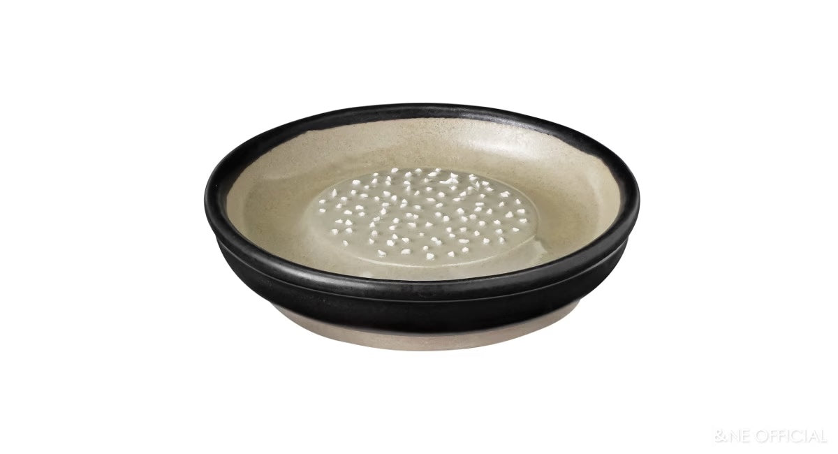 Motoshige Iwami Ware Japanese Ceramic Ginger Grater 10cm - Black