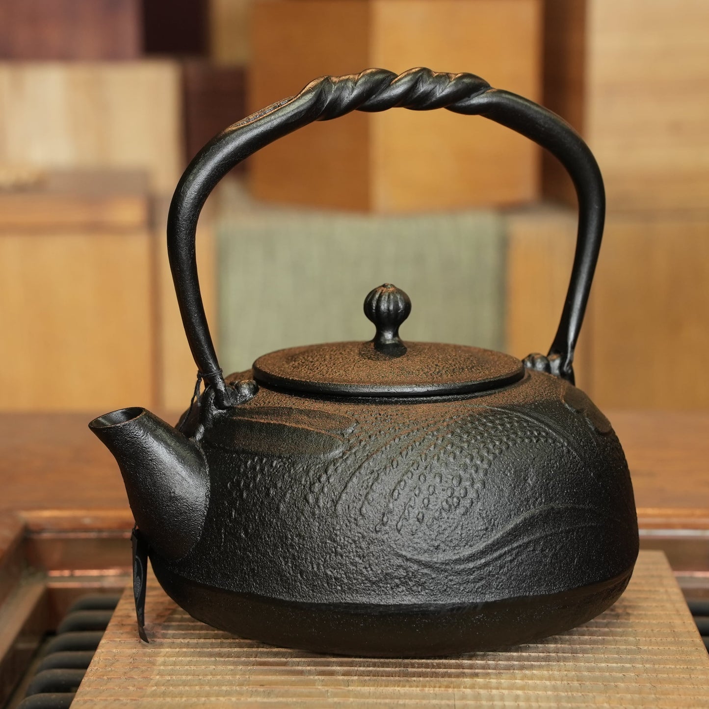 Nambu Cast Iron Dragonfly Kettle 1200ml