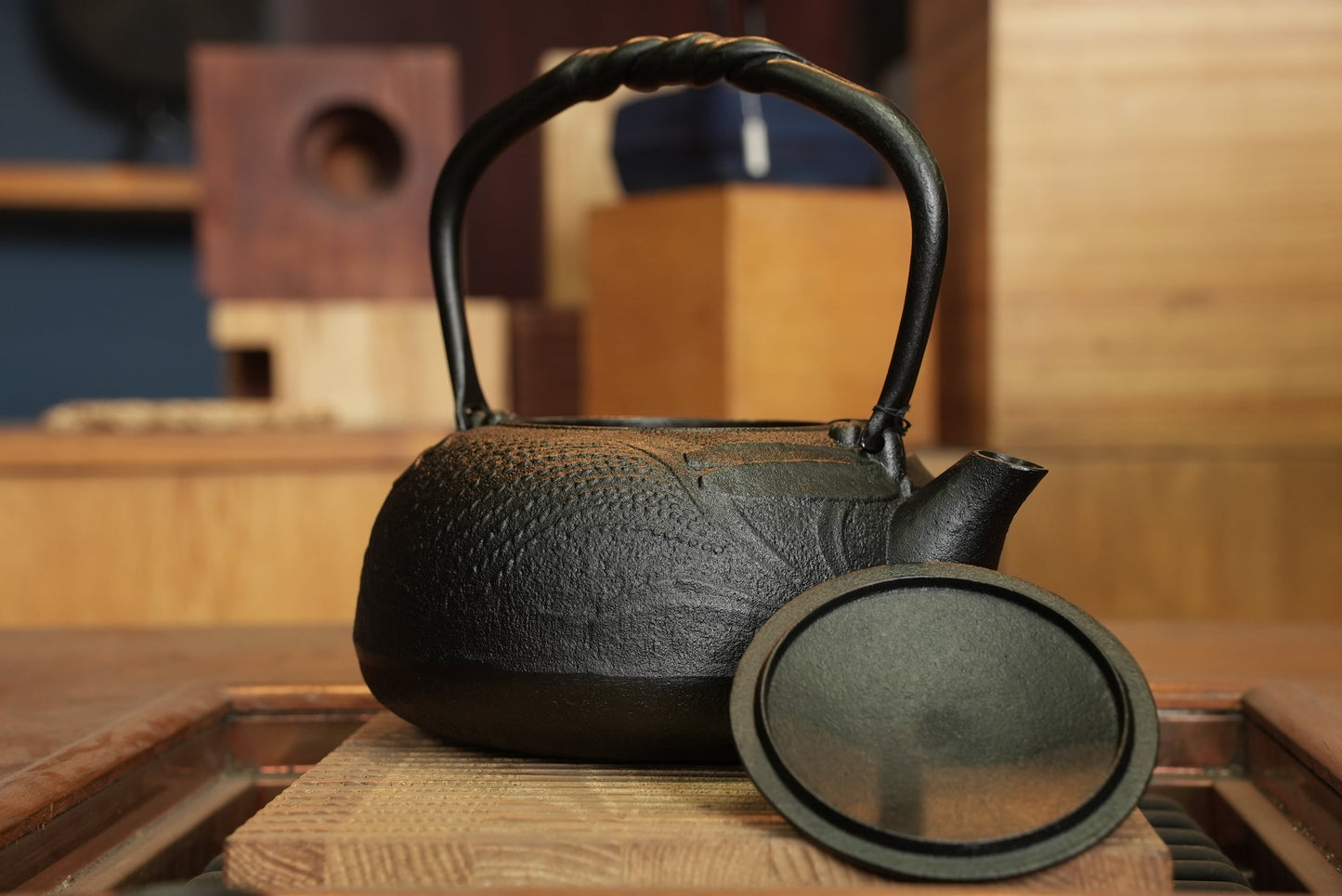 Nambu Cast Iron Dragonfly Kettle 1200ml