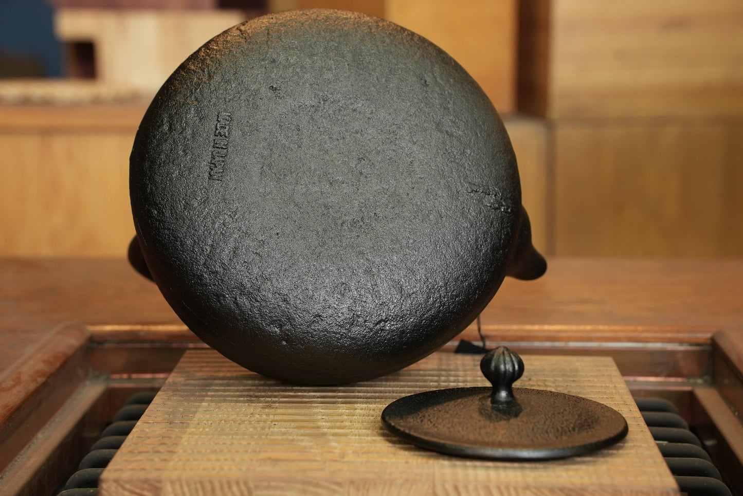 Nambu Cast Iron Dragonfly Kettle 1200ml