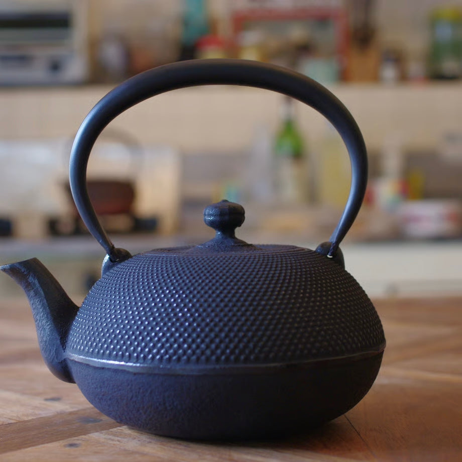 Nambu Cast Iron Arare Pattern Kettle 1200ml