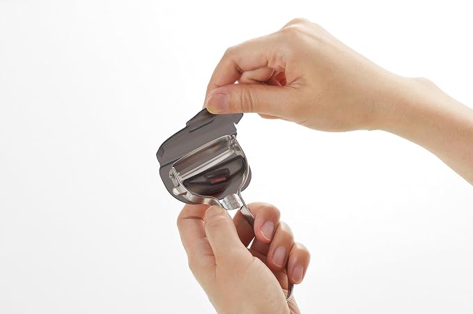 Pro Grade Stainless Steel Sharp Peeler