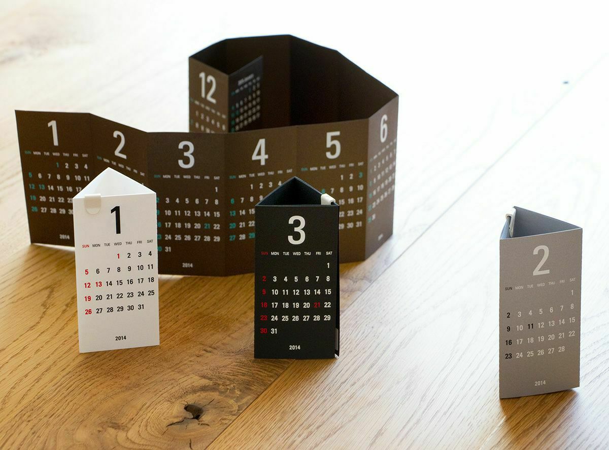 Replug Triangular Three-Month Desk Calendar 2027 - Black