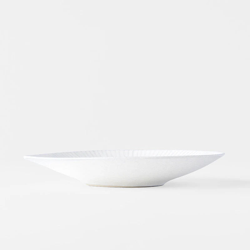 Snow Leaf small rounded plate 17cm