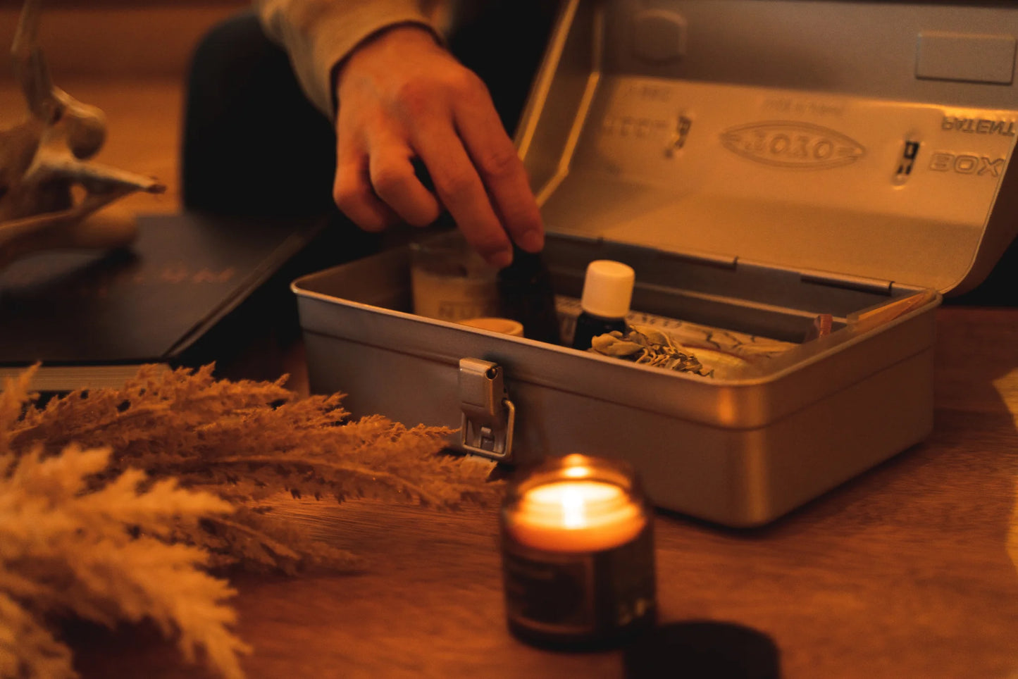 Toyo Steel Camber-top Toolbox Y-280 Silver