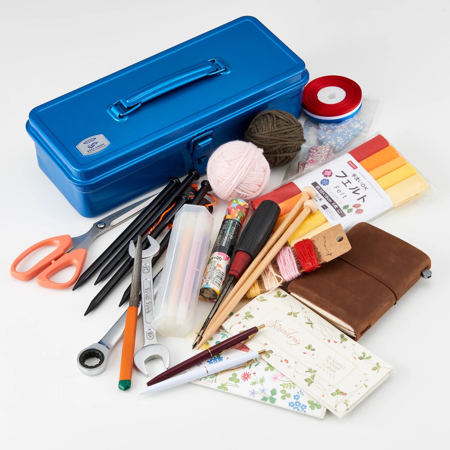 Toyo Steel Trunk Shape Toolbox T-320 Silver