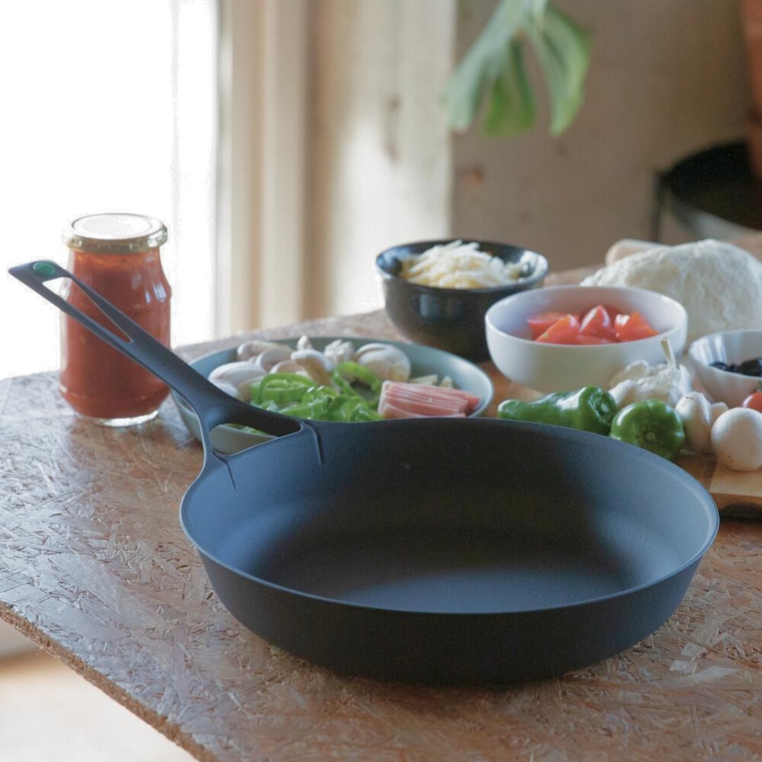 Unilloy Lightweight Cast Iron Frying Pan 26cm