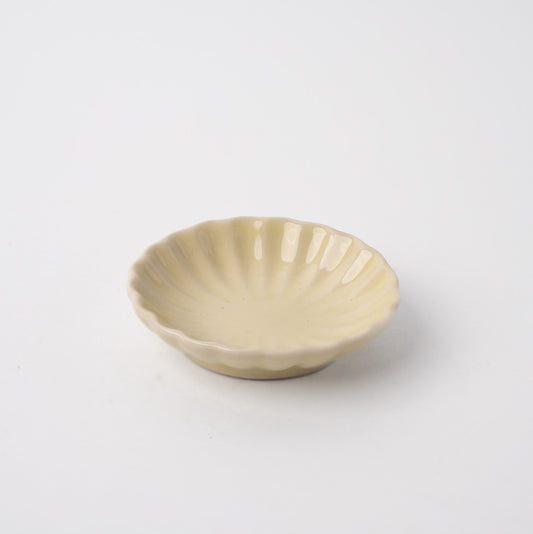 Chrysanthemum round sauce dish yellow 7.5cm