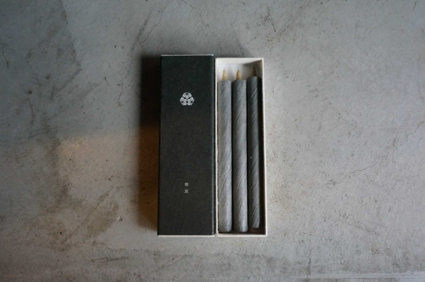 Cosmic Hemp & Charcoal "Warosoku" Candle