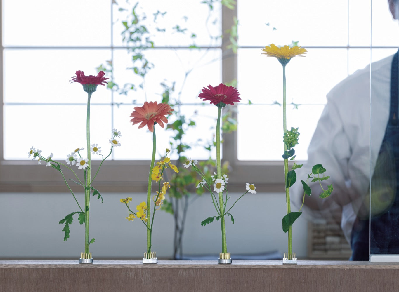 Ishizaki Hanakatsu Round Brass Ikebana Kenzan 8cm