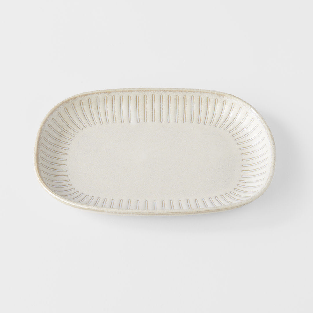 Ridged Alabaster oval plate 18.7cm