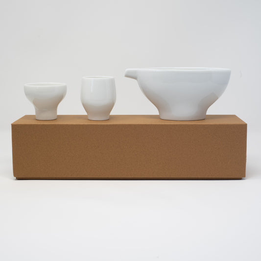 Sake pourer with 2 cups boat shape boxed set
