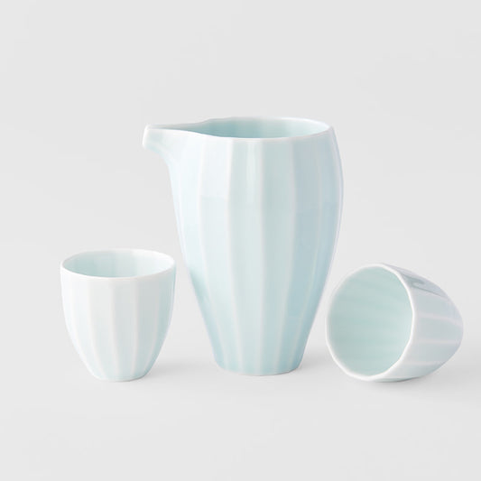 Ridged ice blue sake jug & 2 cups wooden boxed sake set