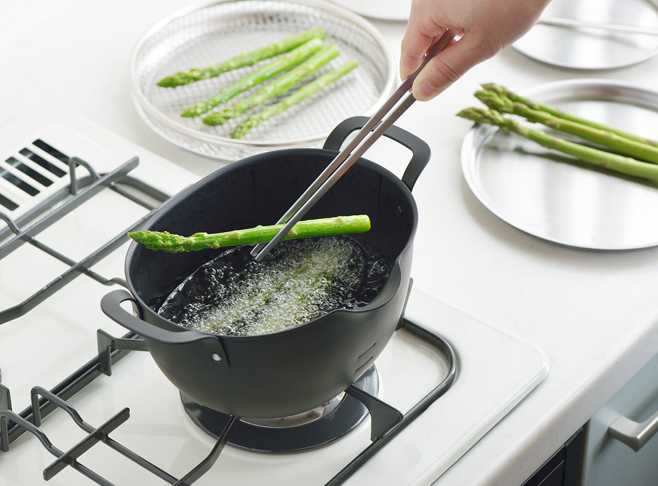 Aikata Cast Iron Tempura Pot / Frying Pan 20cm