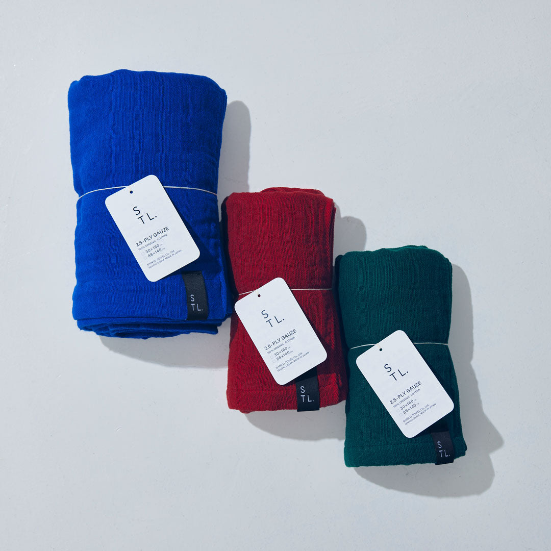 Shinto 2.5 ply gauze throw deep red - 88 x 140 cm