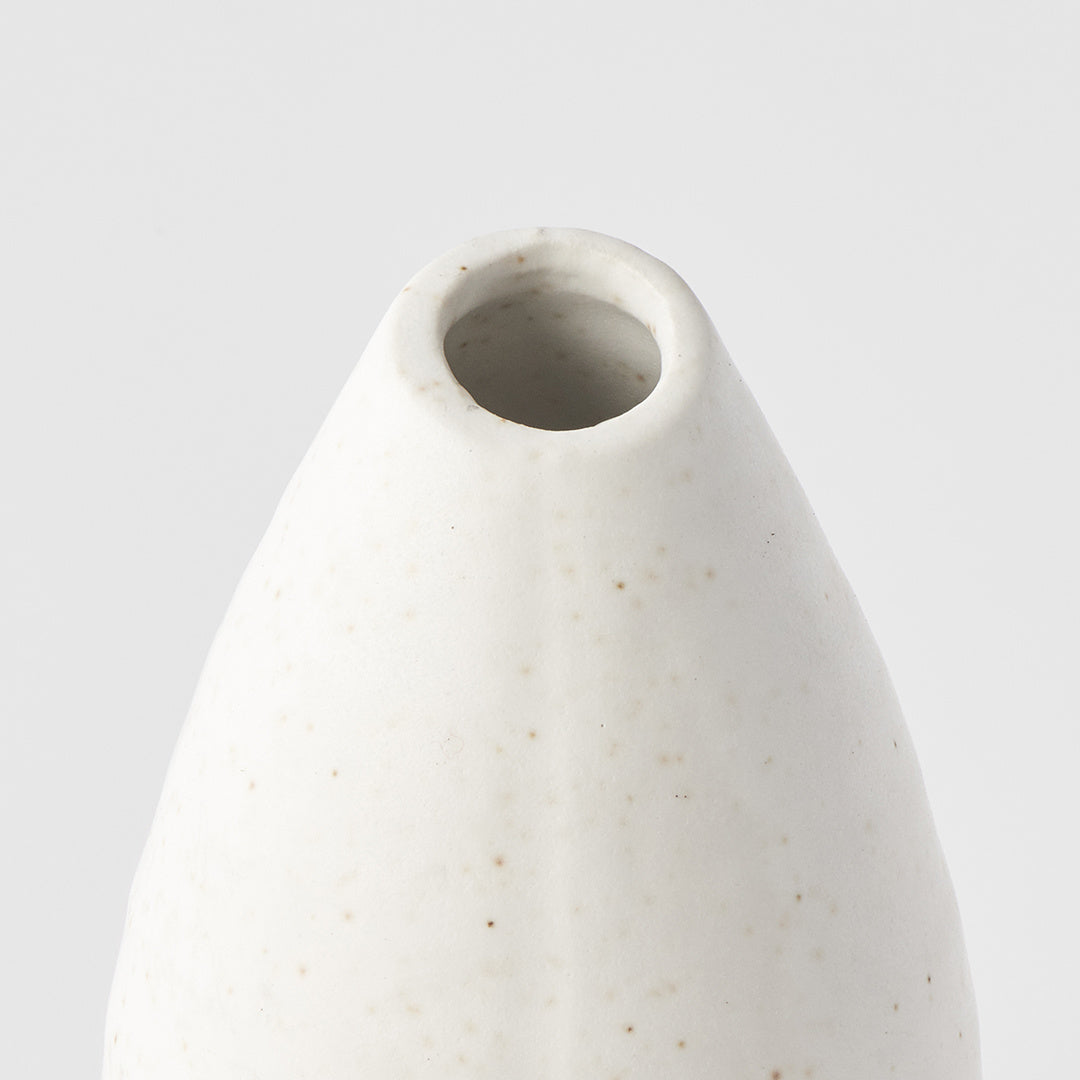 Pinecone matt white small vase 9cm